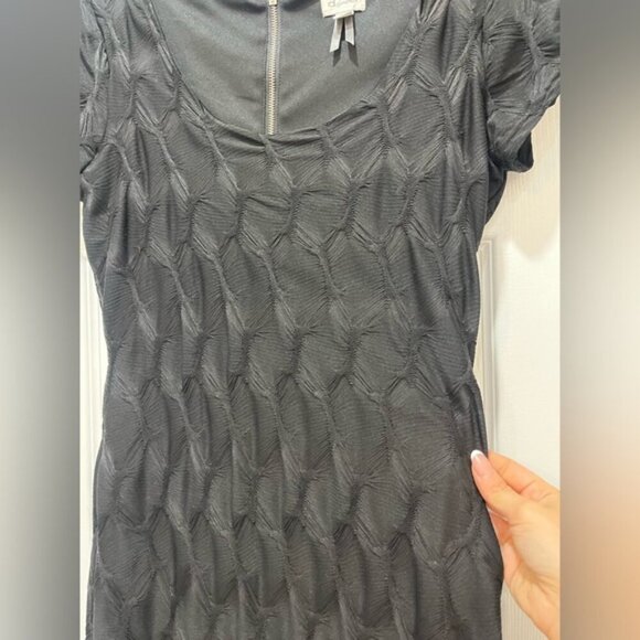 Stretchy Textured Black Dress Dynamite Bodycon Scoop Neck M - Picture 3 of 5